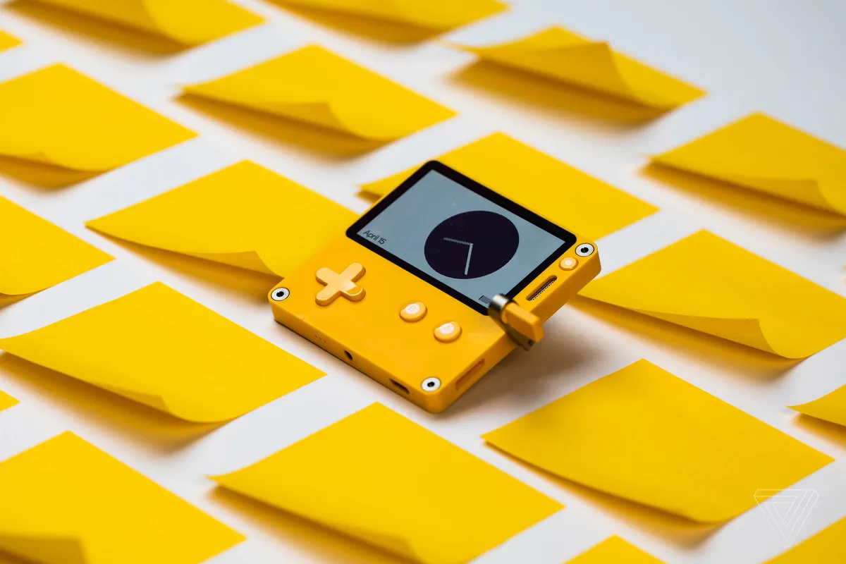 Playdate - напрочуд гарна електронна читалка